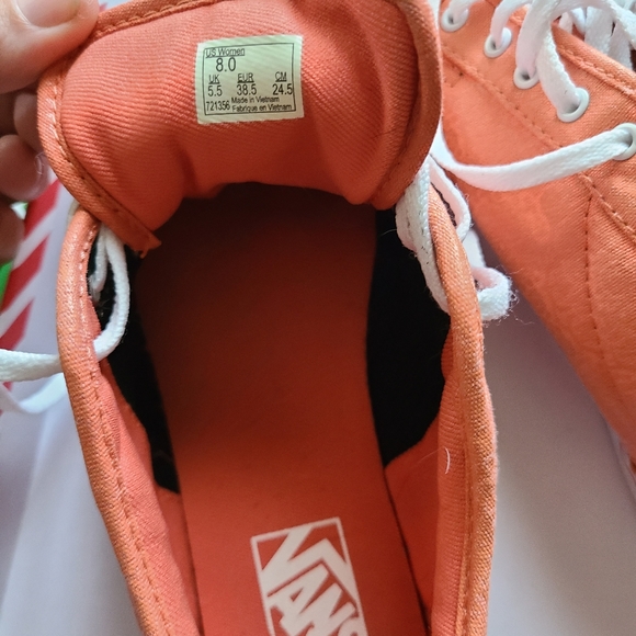 Like new women's size 8 coral/floral Vans - Picture 4 of 4